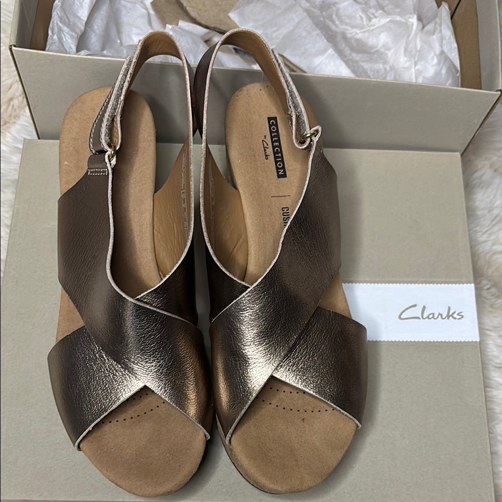 Clarks Annadel Eirwyn Gold wedge Sandals Crisscross Straps and Ankle Closure